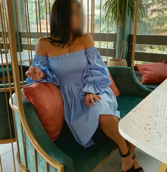 Alina, 33