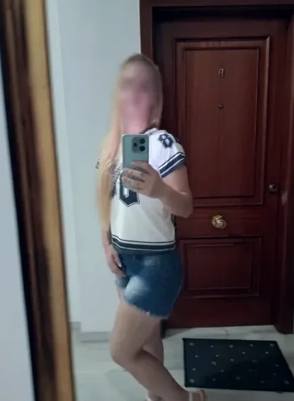 Anna, 38