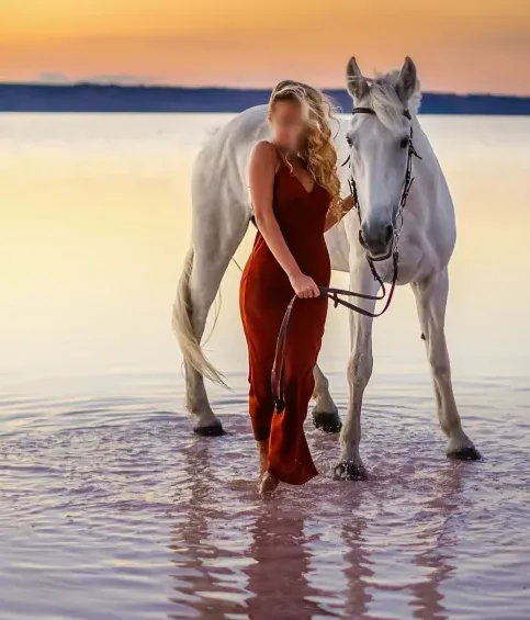 Cara, 38