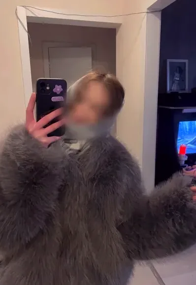 Emilia, 30