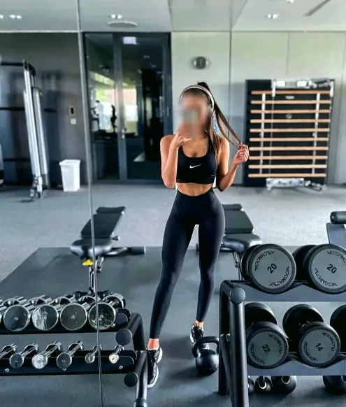 Luisa, 32