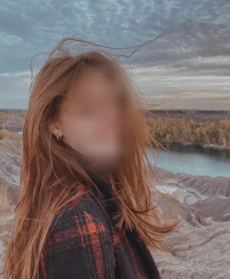 Vivien, 23